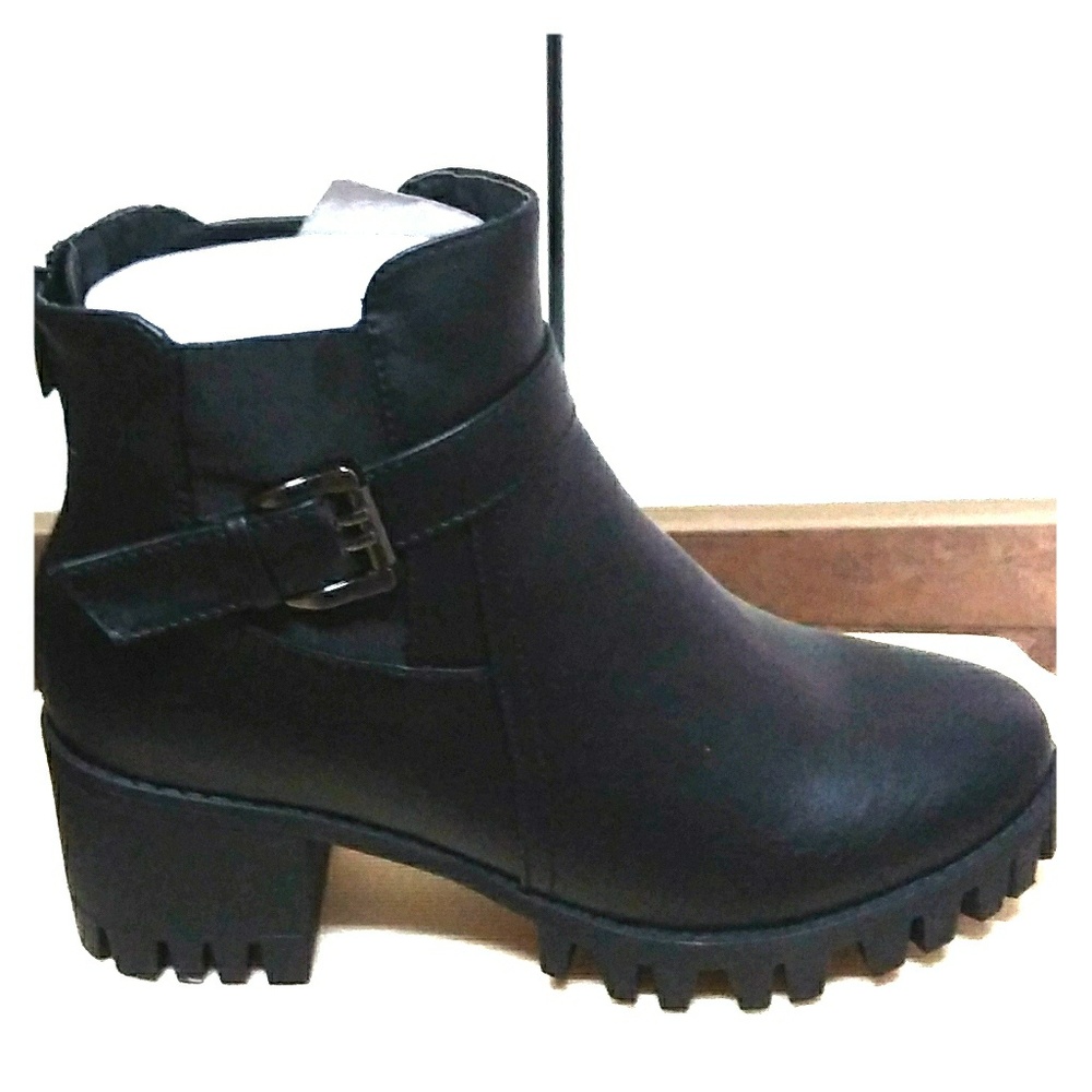 New WOMEN'S STYLISH ANKLE BOOT W/BACK ZIPPER-BLACK